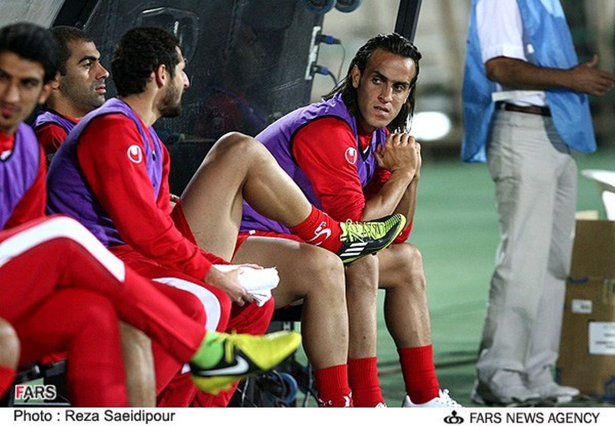 عکس/نماد اعتراض این روزهای ورزشگاهها