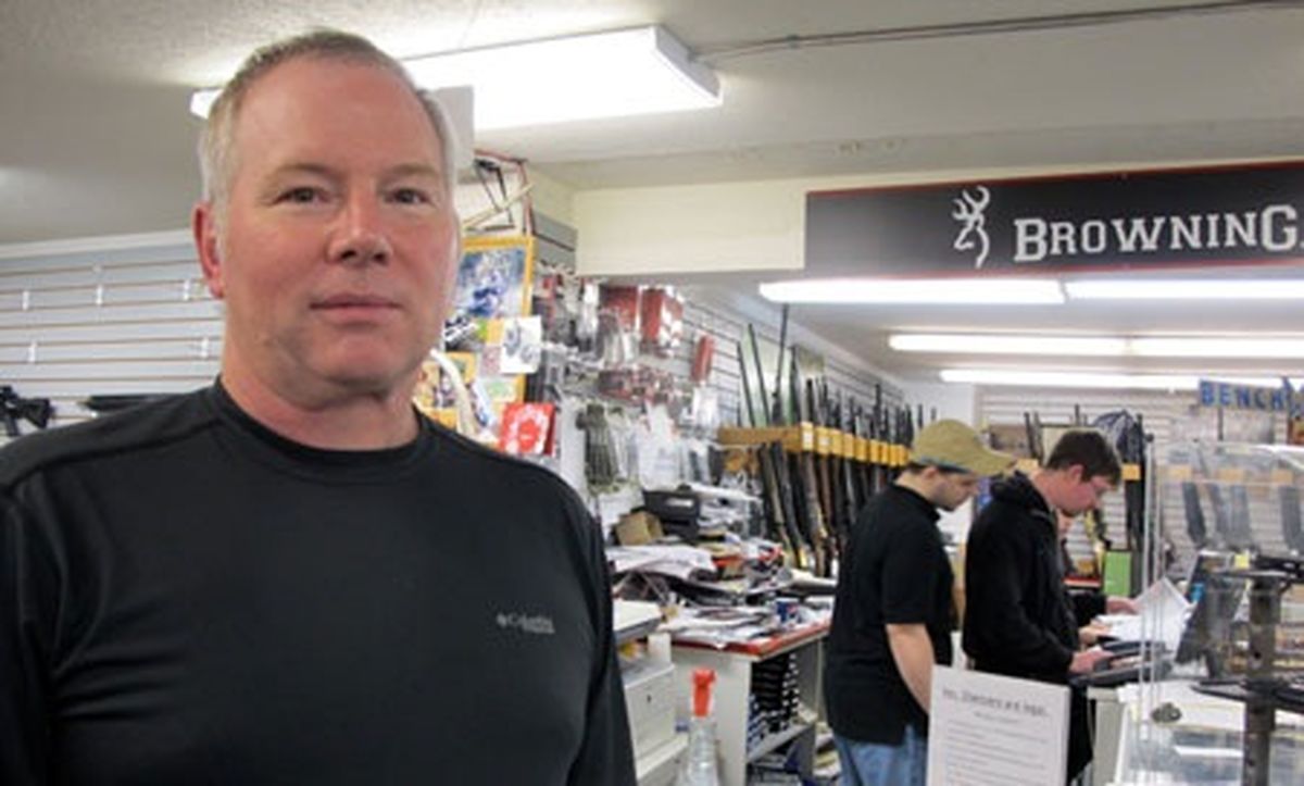 فروش اسلحه در امریکا اوج گرفته است/ وحشت بعد از حمله‌ نیوتاون