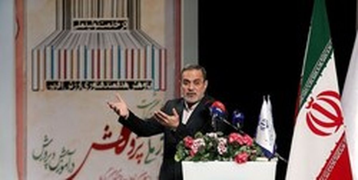 گلایه آقای وزیر از آموزش اندازه گردن زرافه تا تعداد «پا» هزارپا»