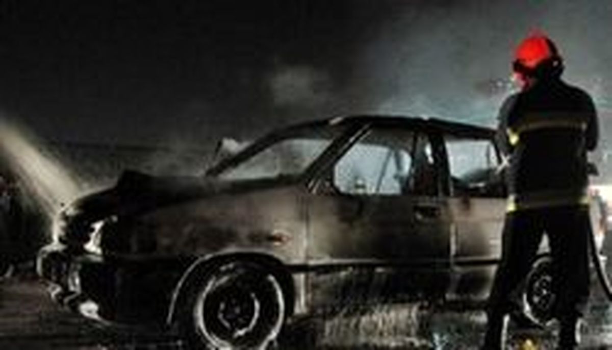 سه نفر با آتش گرفتن پراید زنده زنده سوختند!