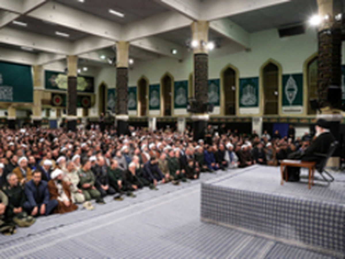 مردم گله مندند اما پای انقلاب و نظام ایستاده‌اند /در همه‌ی زمینه‌ها پیشرفت اتفاق افتاده اما در زمینه عدالت باید کار کنیم