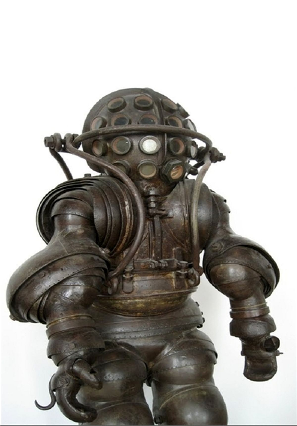 لباس غواصی در 130 سال پیش/تصاویر