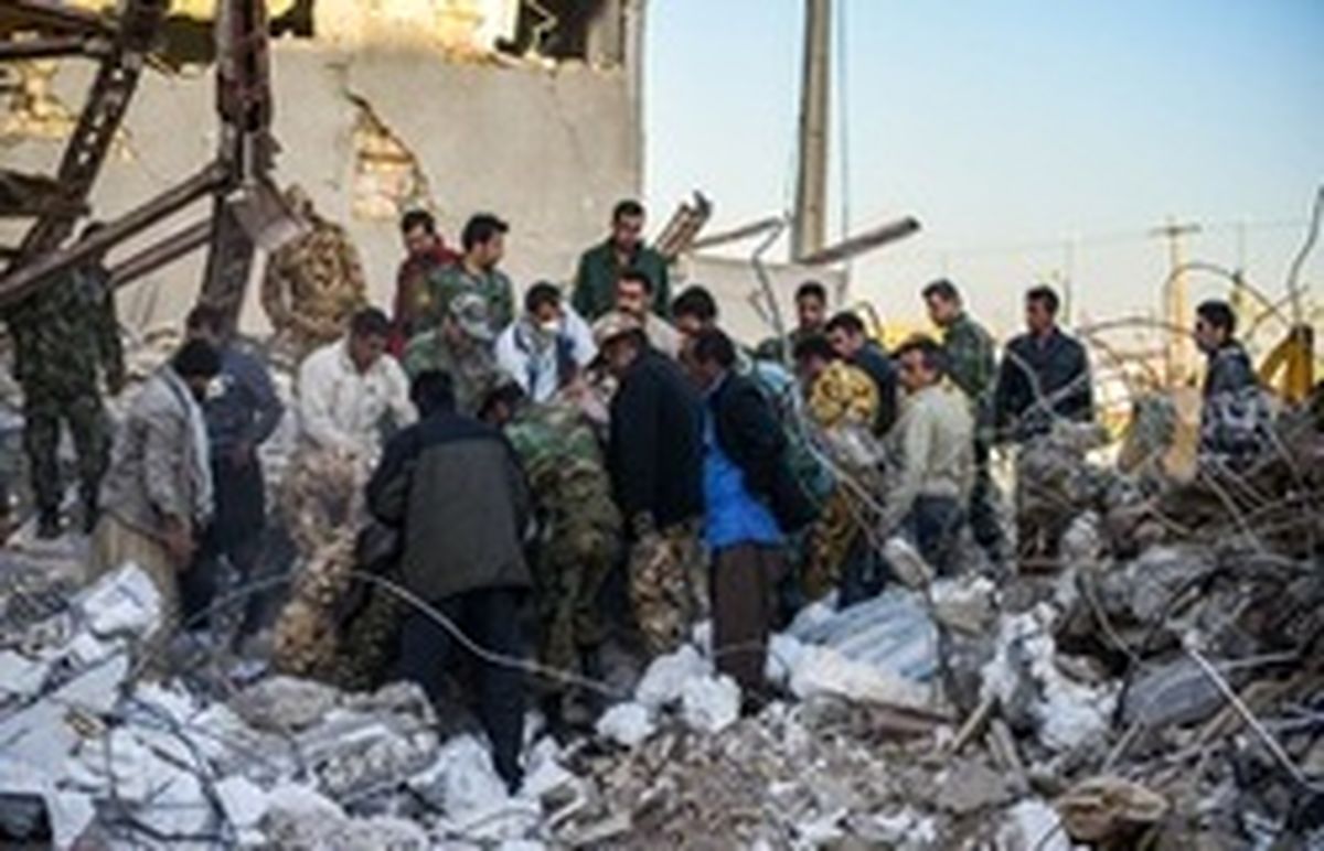 بازدید نماینده ویژه دفتر رهبرانقلاب از مناطق زلزله زده