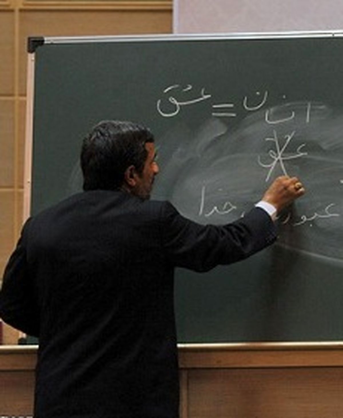 دانشگاه ایرانیان محل تلاقی روحانی و احمدی‌ن‍ژاد/ پرونده دانشگاه احمدی‌ن‍ژاد روی میز شورای عالی انقلاب فرهنگی