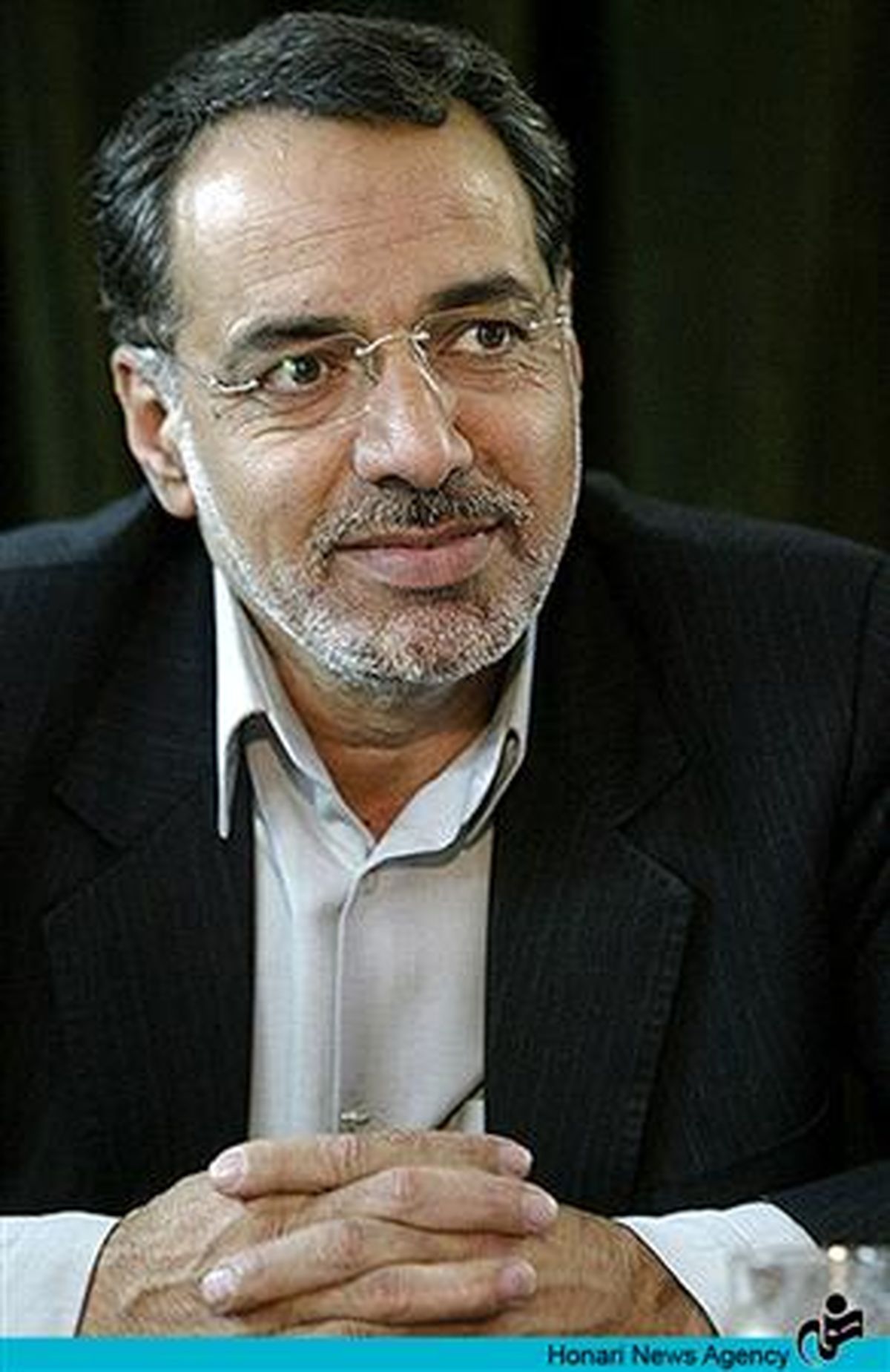 احمدی‌نژاد در عمل انحراف را به حاشیه براند/اکنون همه نگاه ها به رییس جمهور معطوف است