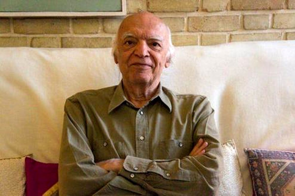 نجف دریابندری در کنار همسرش در کرج به خاک سپرده میشود