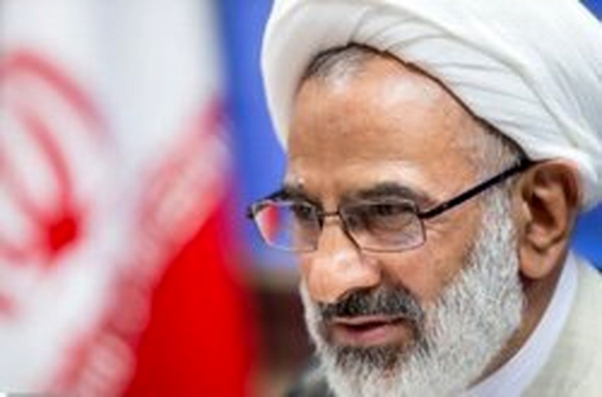 نماینده، ولی فقیه در سپاه: روحانیت با تمام توان وقدرت در صحنه است