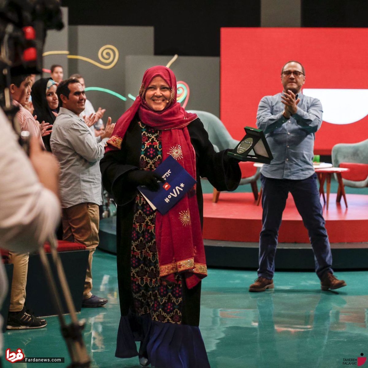 بازیگر جنجالی مهمان رامبد جوان است +عکس