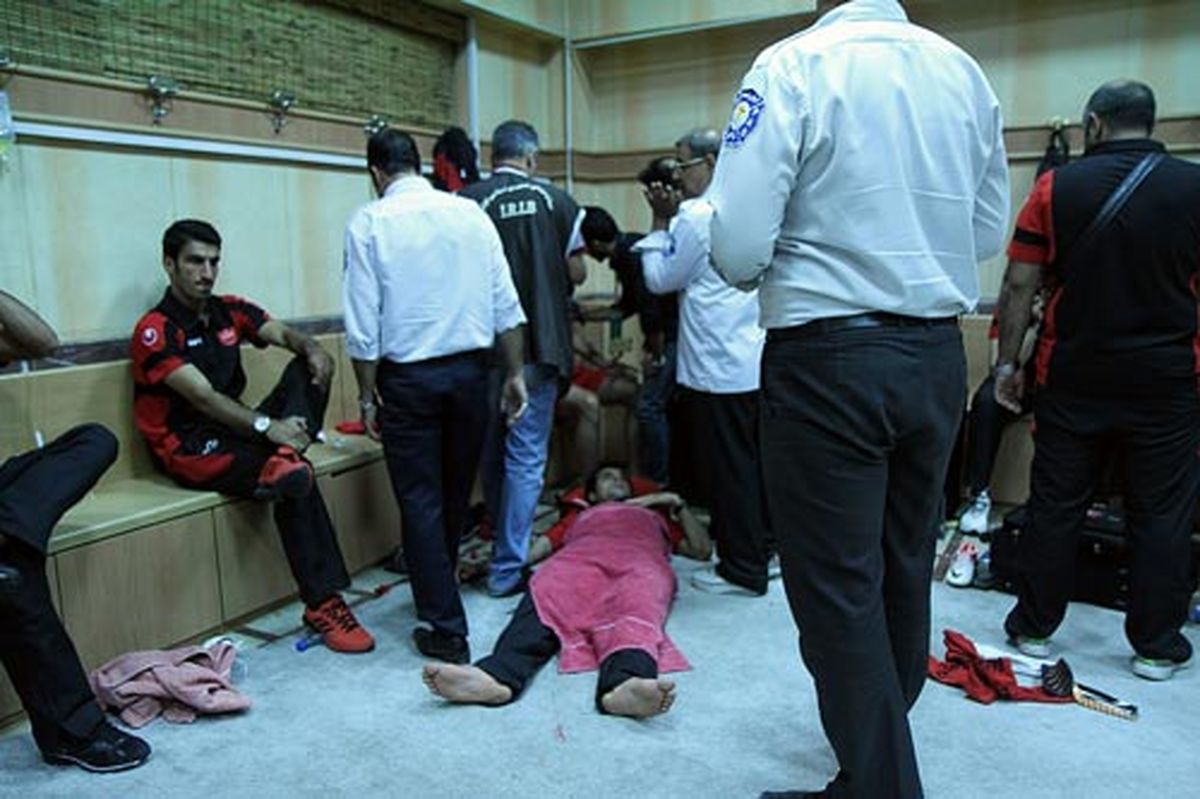 عکس/ پرسپولیسی ها بیهوش شدند