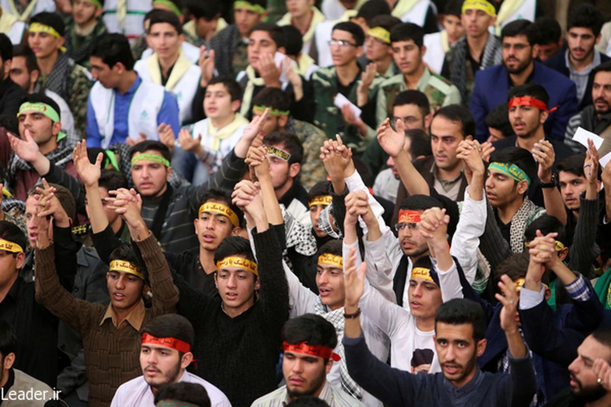 تیپ دانش‌آموزان در دیدار با رهبر انقلاب + عکس