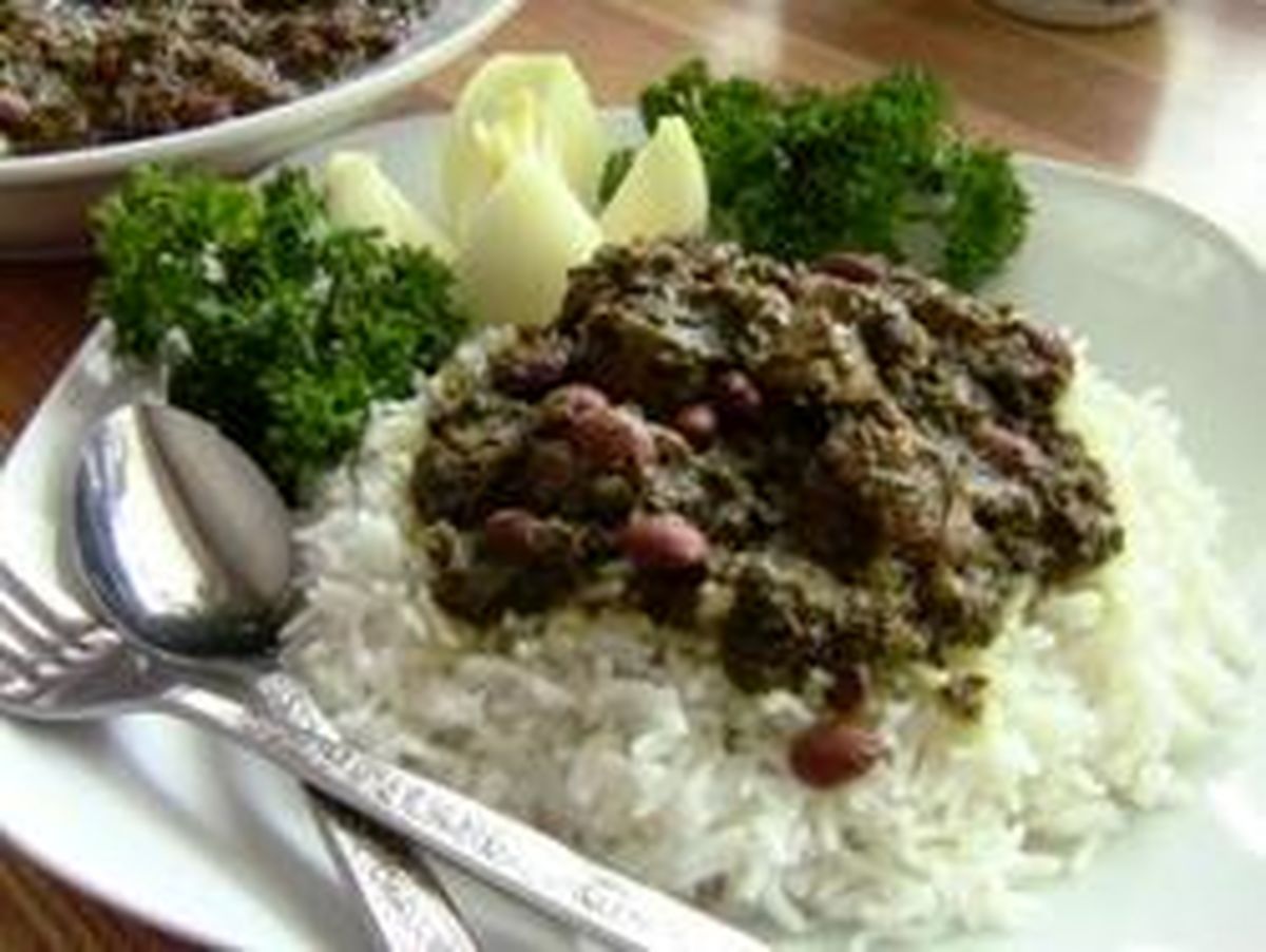 دستور پخت آش عدس قرمز و گوشت قورمه