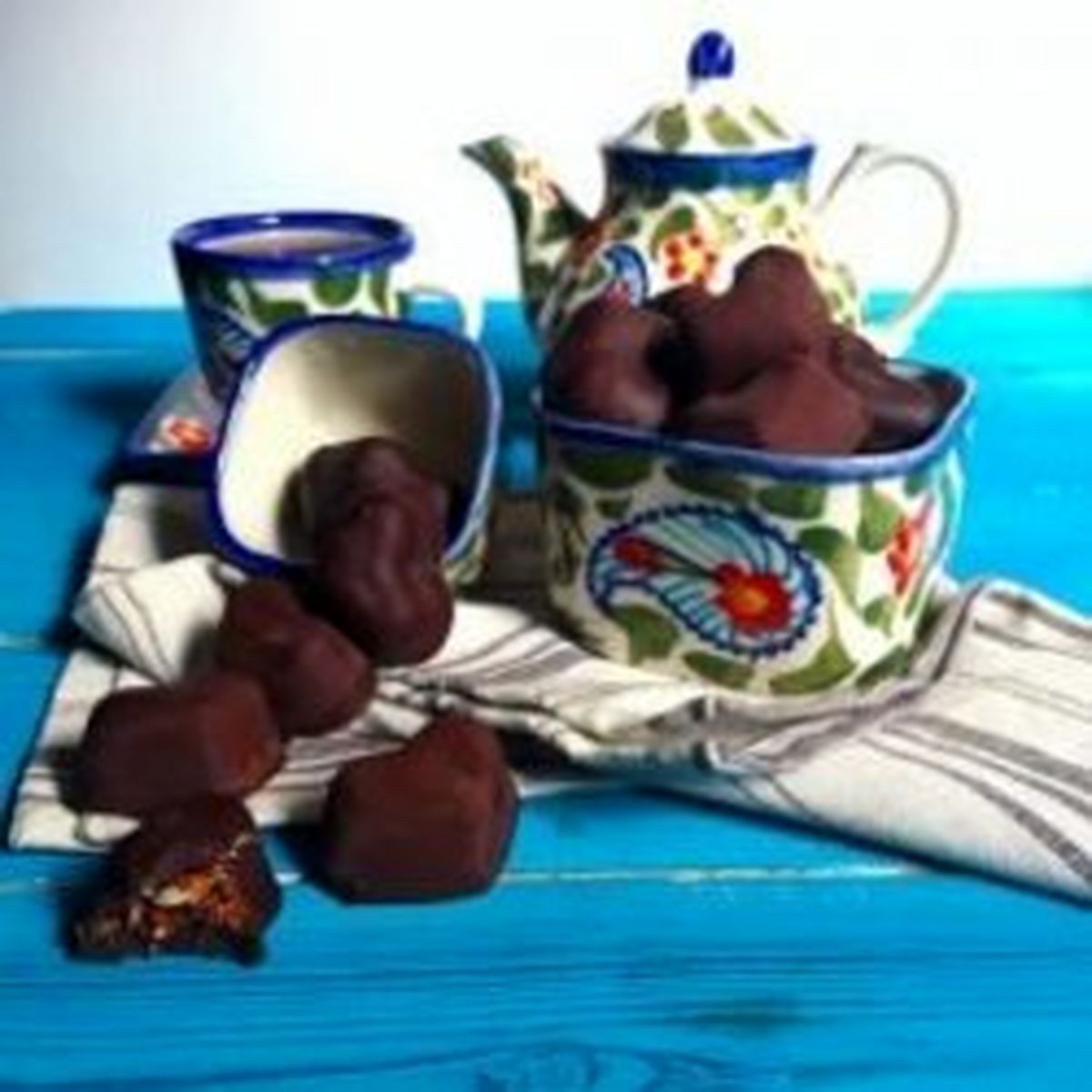 دستور پخت شکلات مغزدار مرحله به مرحله