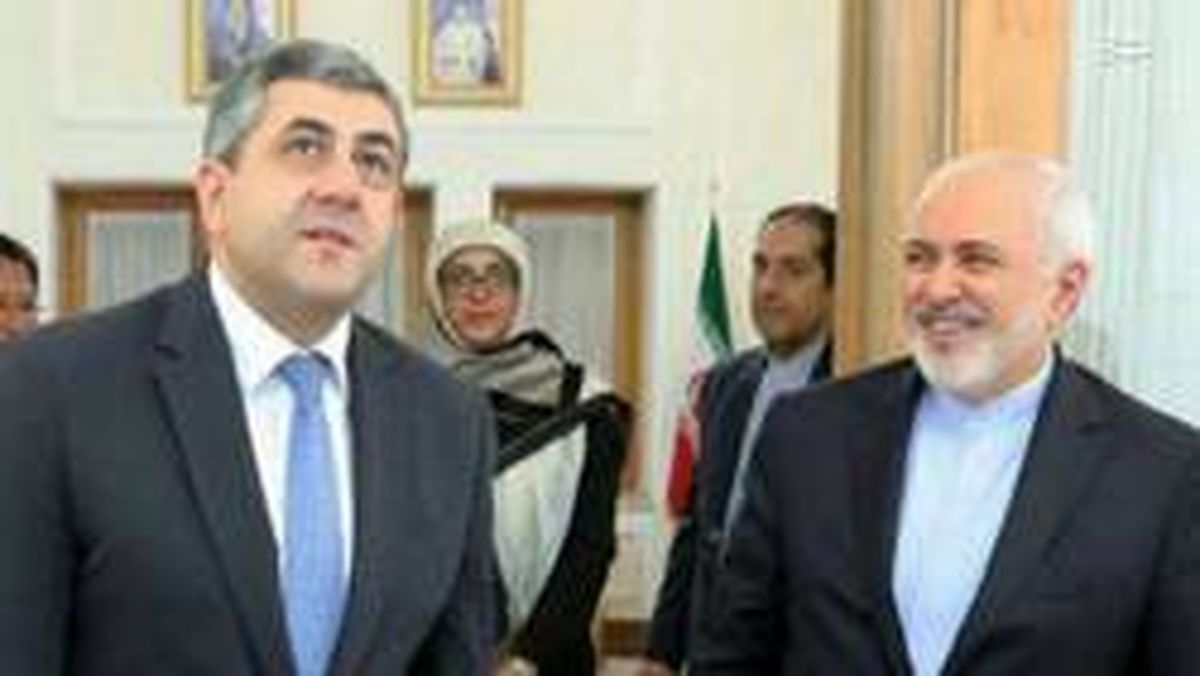 عکس: حیرت مهمان ظریف از هنر ایرانی