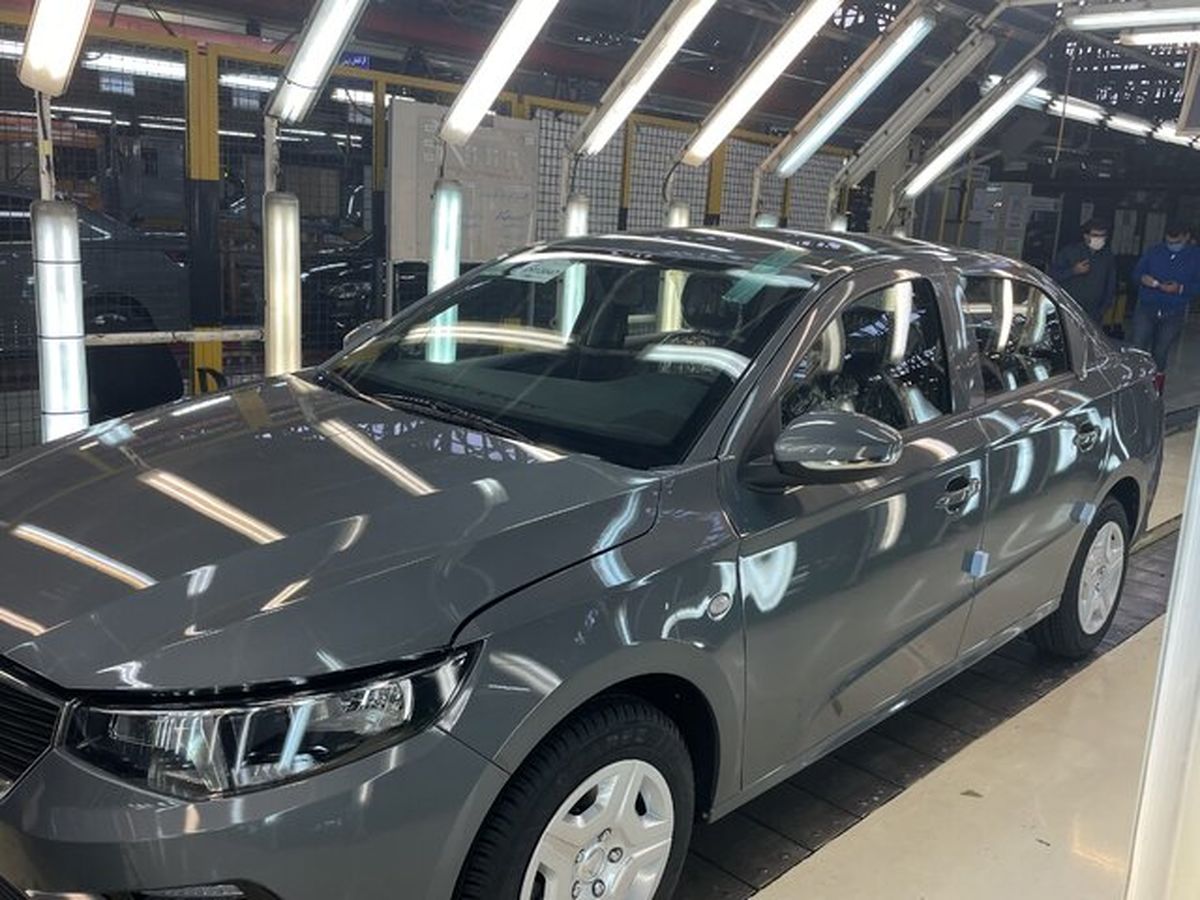 وزیر صمت سوار خودروی ایرانی +عکس