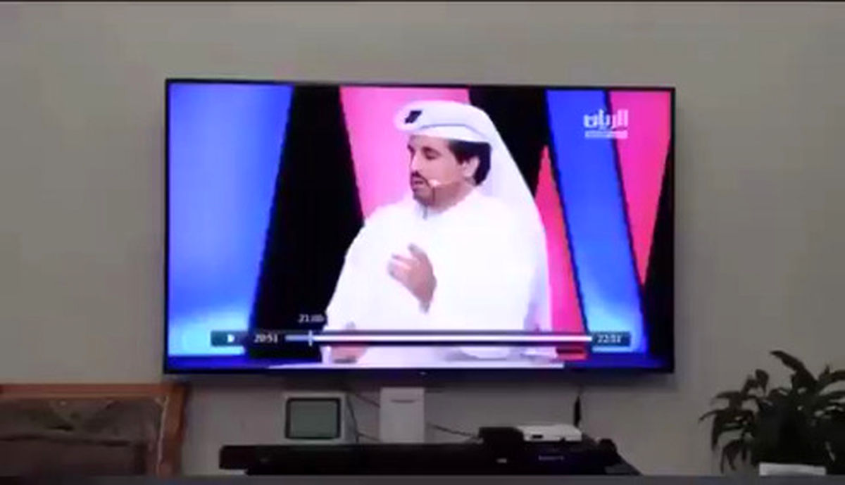 فرار مهمان برنامه از پخش زنده شبکه تلویزیونی به دلیل عطسه مجری! +فیلم