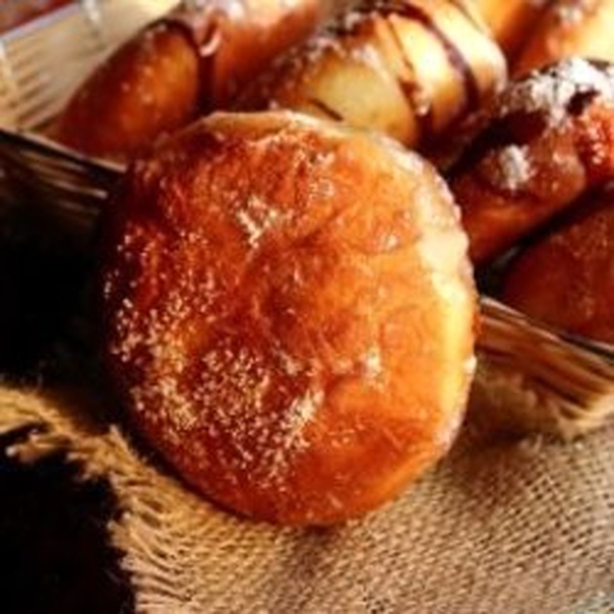 دستور پخت پیراشکی کرم‌دار به صورت مرحله‌ای