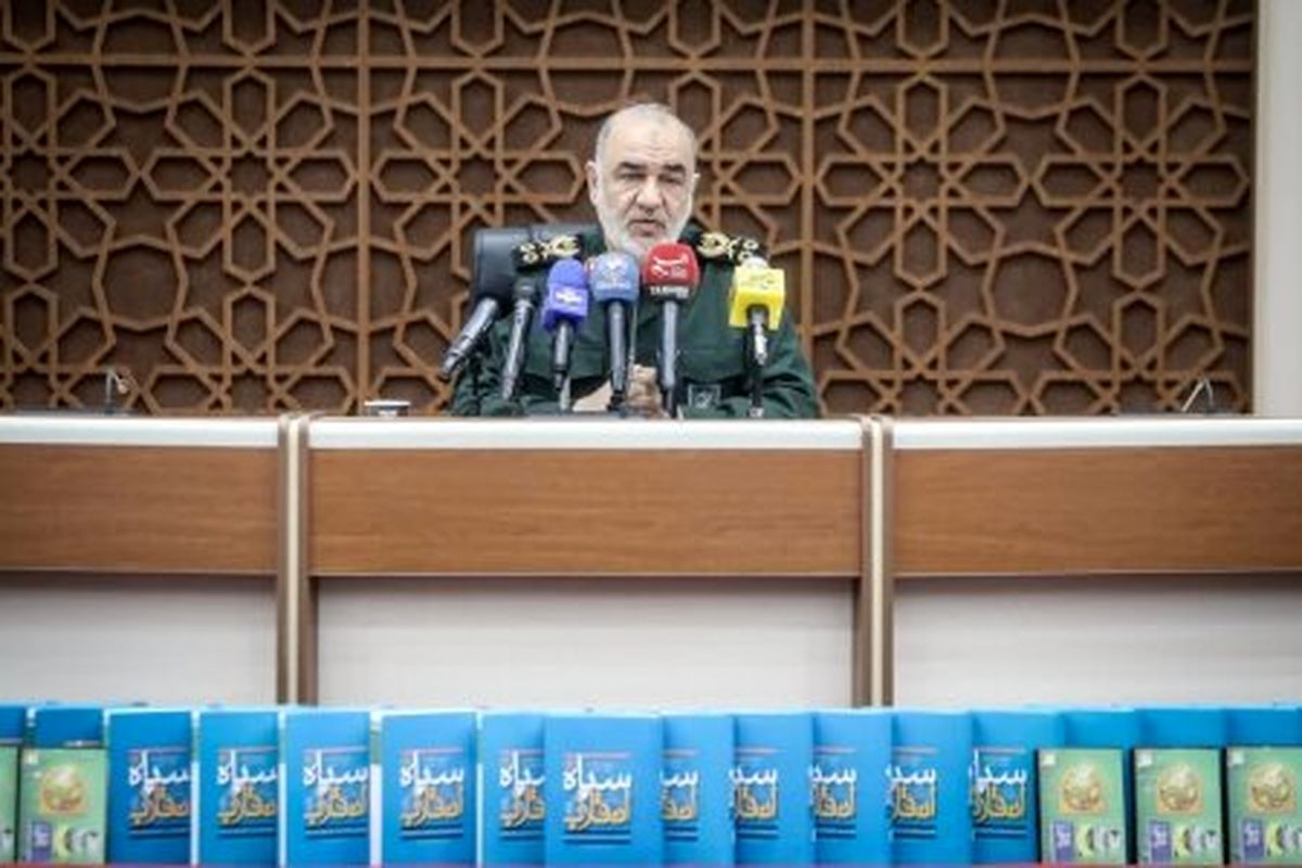 سرلشکر سلامی: سپاه آموخته چگونه زیر دید و تیر دشمن قدرت بسازد