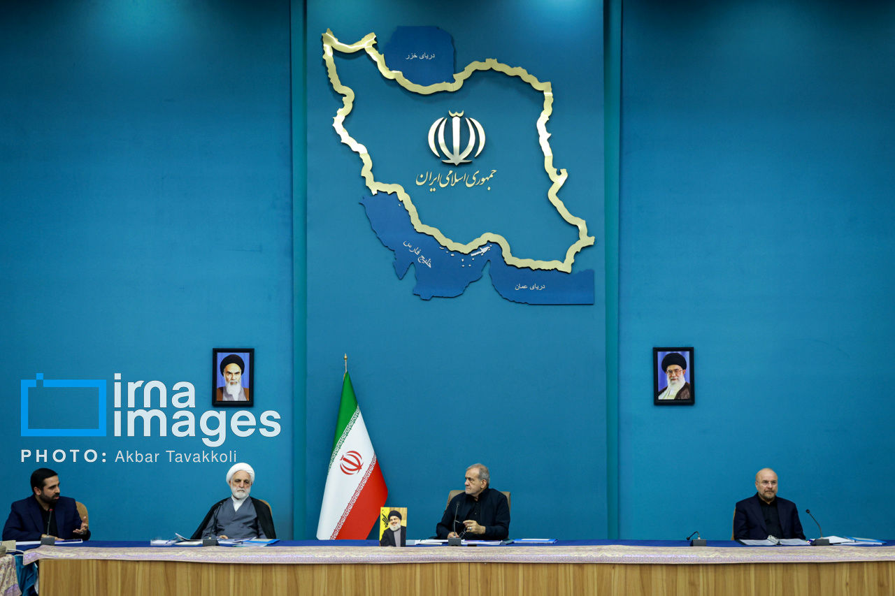 تصاویر: جلسه شورای عالی فضای مجازی