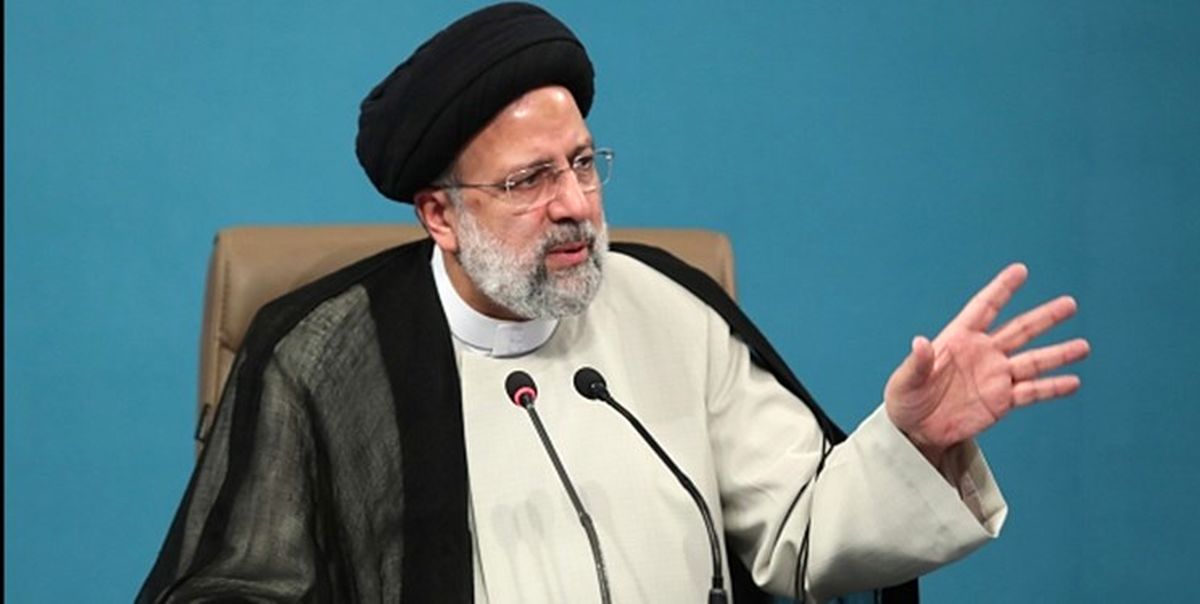 رئیسی: اجازه ندهید عده‌ای به نام سفرهای زیارتی مردم را تحت فشار قرار دهند