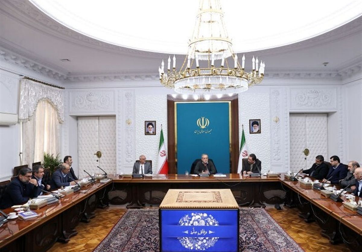 پزشکیان: رفع مشکل نقدینگی صنایع و تولیدی‌ها در دستور کار است