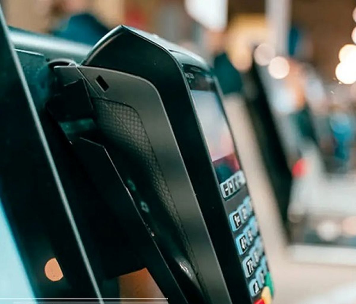 کالابرگ بازنشستگان نیروهای مسلح از اعتبار افتاد | علت تأخیر شارژ حکمت کارت چیست؟