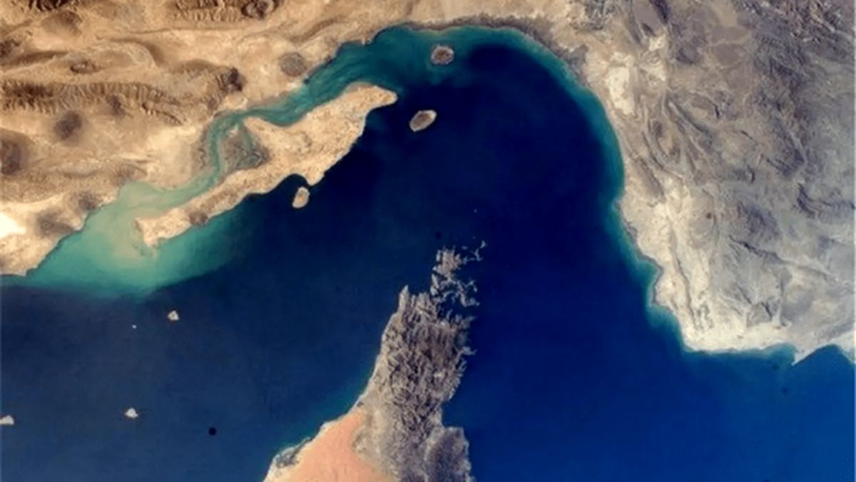 ماجرای ورود غیرمجاز یک کشتی به تنگه هرمز