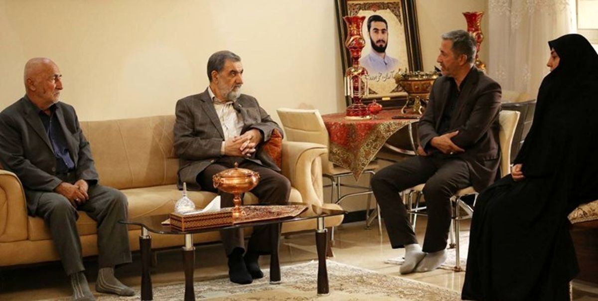 حضور محسن رضایی در منزل شهید آرمان علیوردی