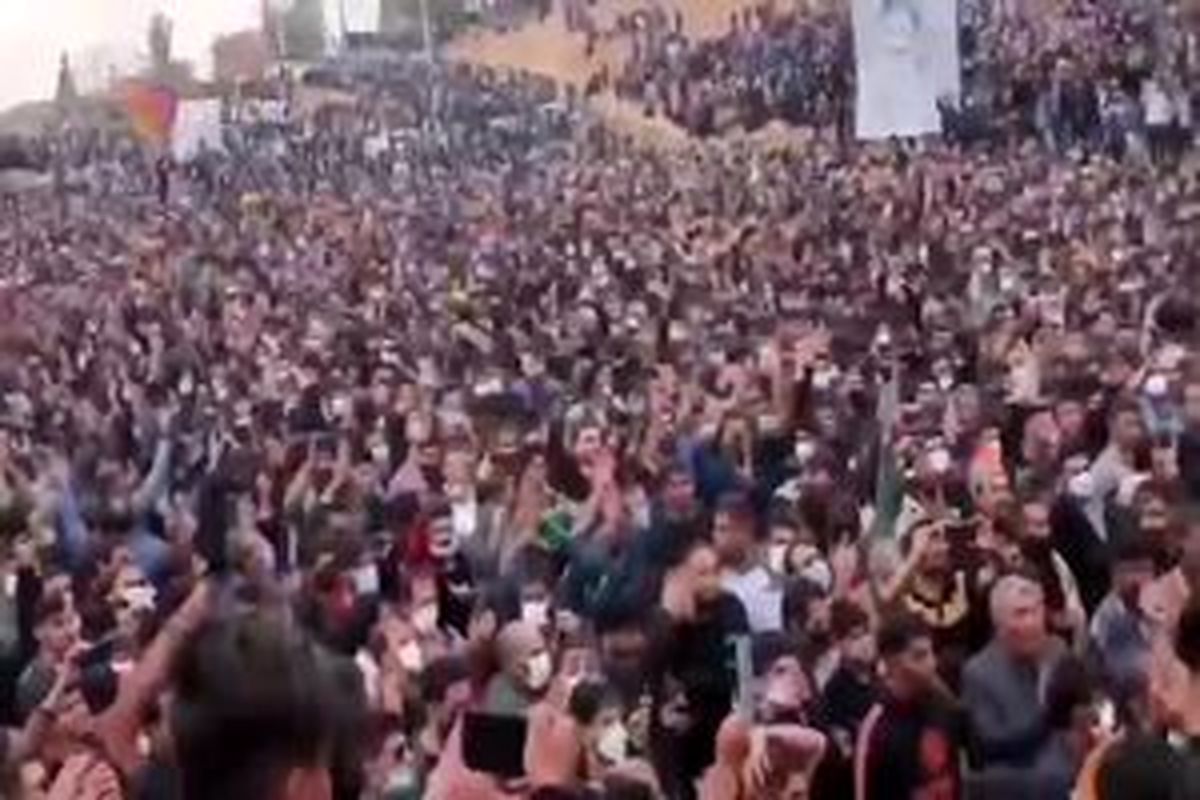 مراسم تشییع خواننده لُر « سجاد رزمجو» همه را شوکه کرد +فیلم و عکس