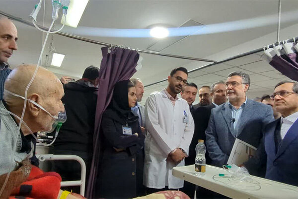 تصاویری از عیادت وزیر بهداشت از مجروحان حمله رژیم صهیونیستی