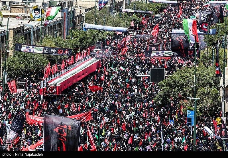 تصاویر هوایی بی‌نظیر از حضور پرشور جمعیت در تشییع پیکر امام شهید