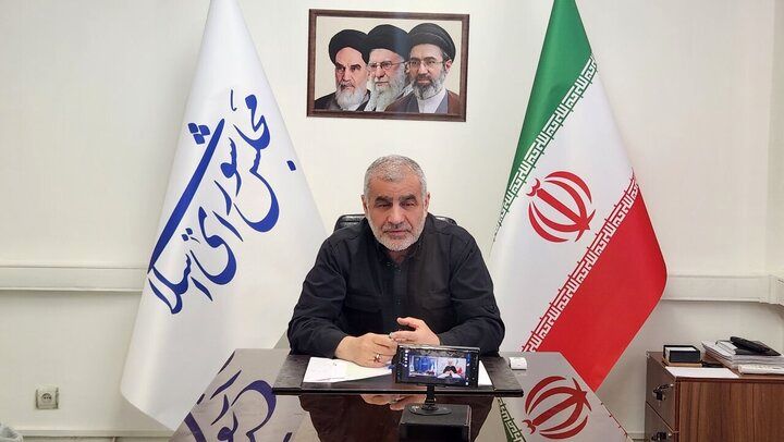 نیکزاد: افراد صاحب تریبون برای اختلاف افکنی مراقب باشند