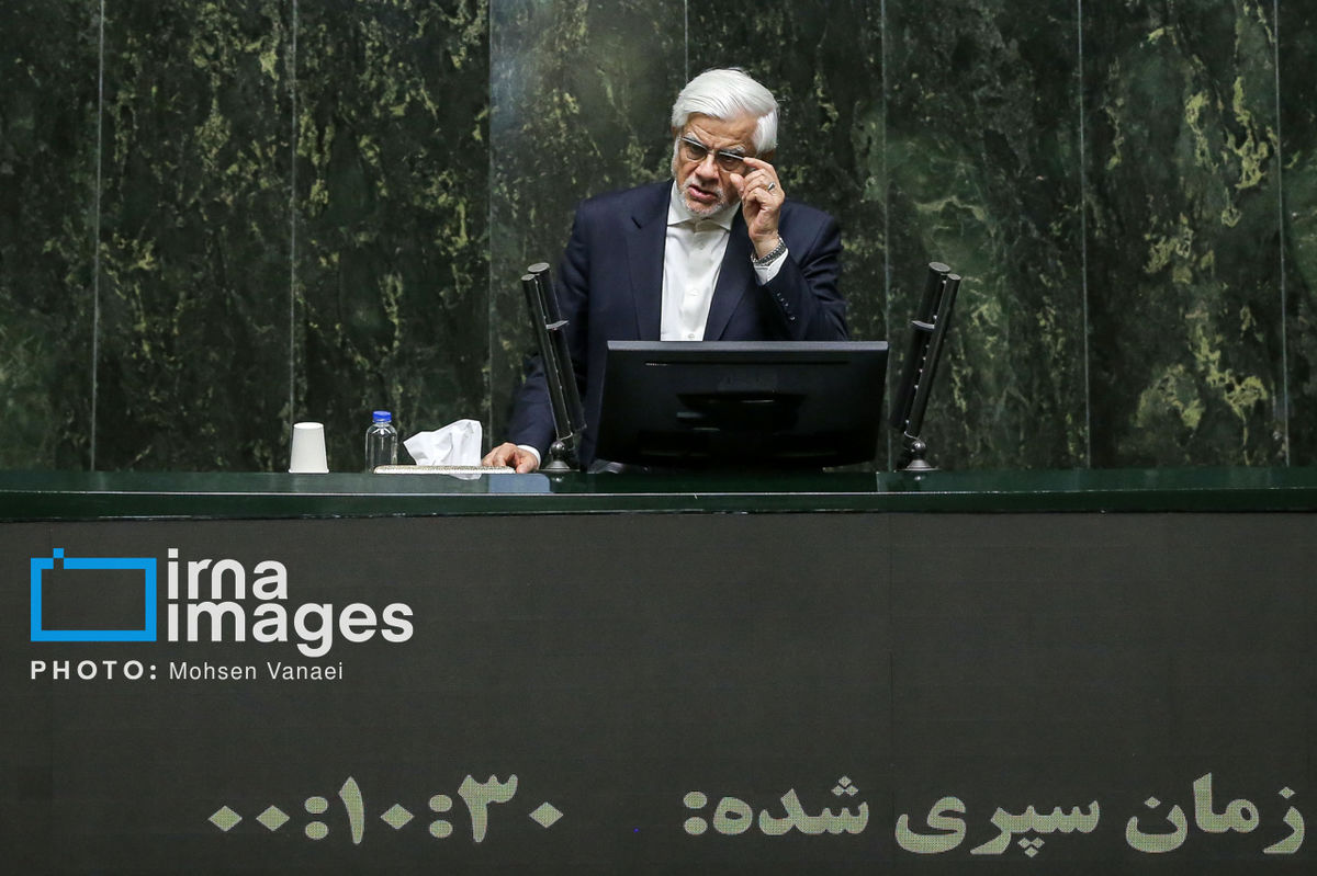 عارف: نمایندگان و مردم نگران کمبود نهاده‌های دامی نباشند