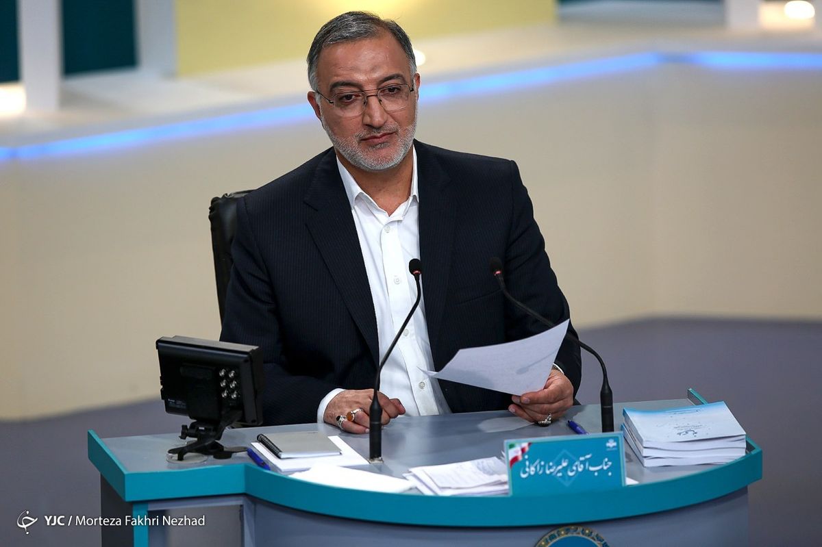 نقد علیرضا زاکانی به اظهارات سایر نامزدها :
اگر به دنبال منافع خود باشیم طاغوت هستیم.