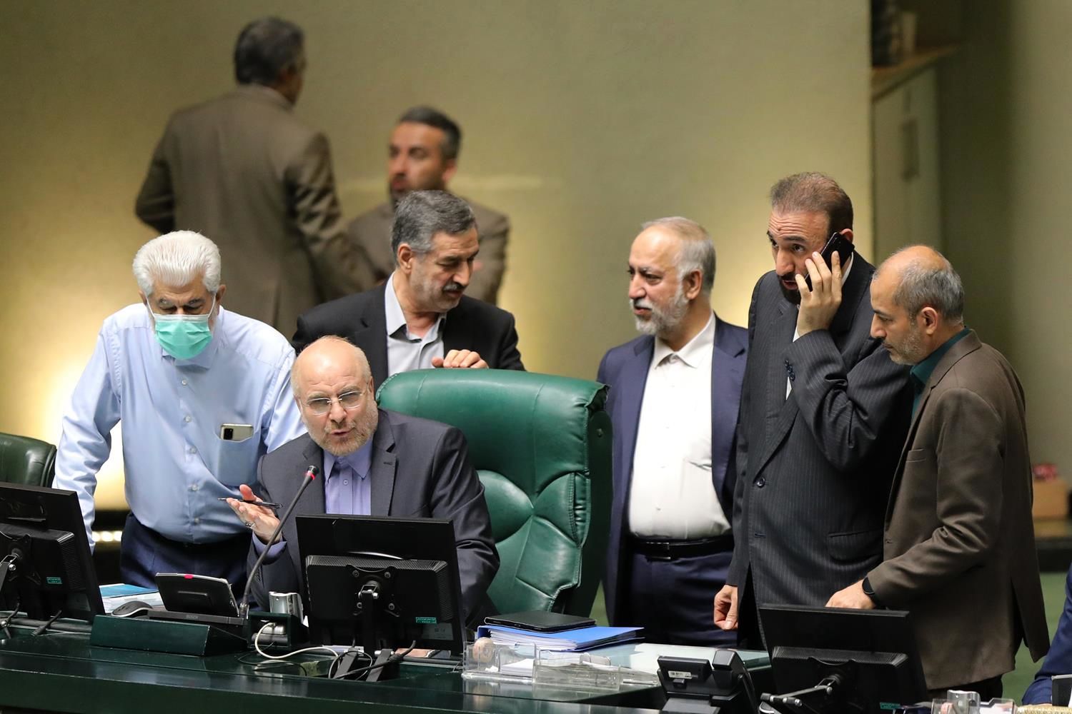 تصاویر: صحن علنی مجلس شورای اسلامی ۸ بهمن ماه ۱۴۰۲