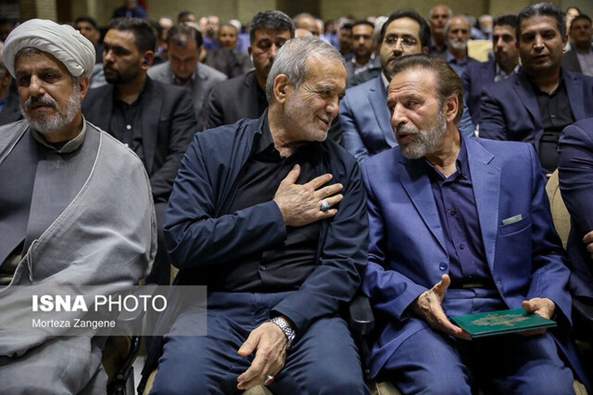 حضور پزشکیان در مراسم یادبود حسین طیبنیا