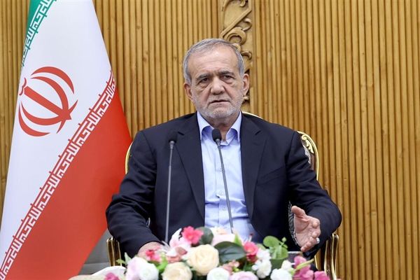 پزشکیان زیر تیغ اصلاح طلبان