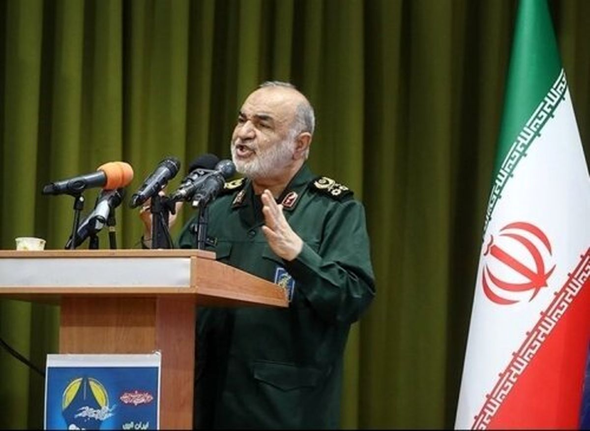 سرلشکر سلامی: قدرت «ولایت» قویترین امپراطوری بشر را از پای درآورد