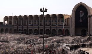 تصاویری از صفوف متراکم نمازگزاران بر پیکر رهبر شهید