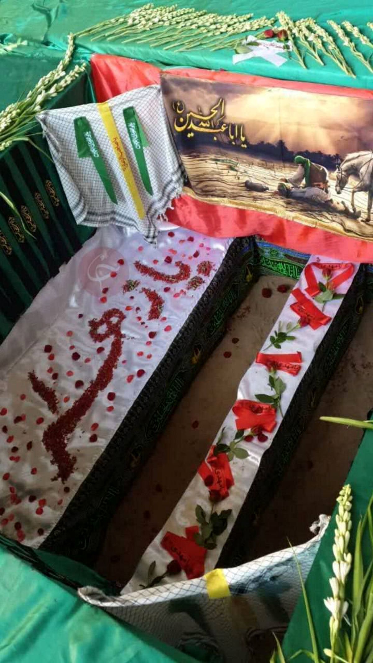 پیکر شهید «غلامعلی رشید» در جایگاه ابدی آرام گرفت