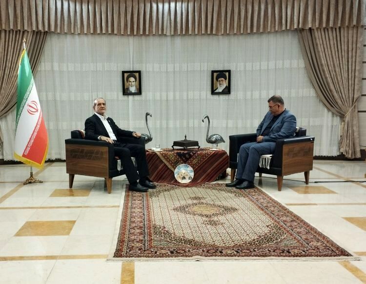 خبر پزشکیان از برنامه‌ای جامع برای احیای دریاچه ارومیه 