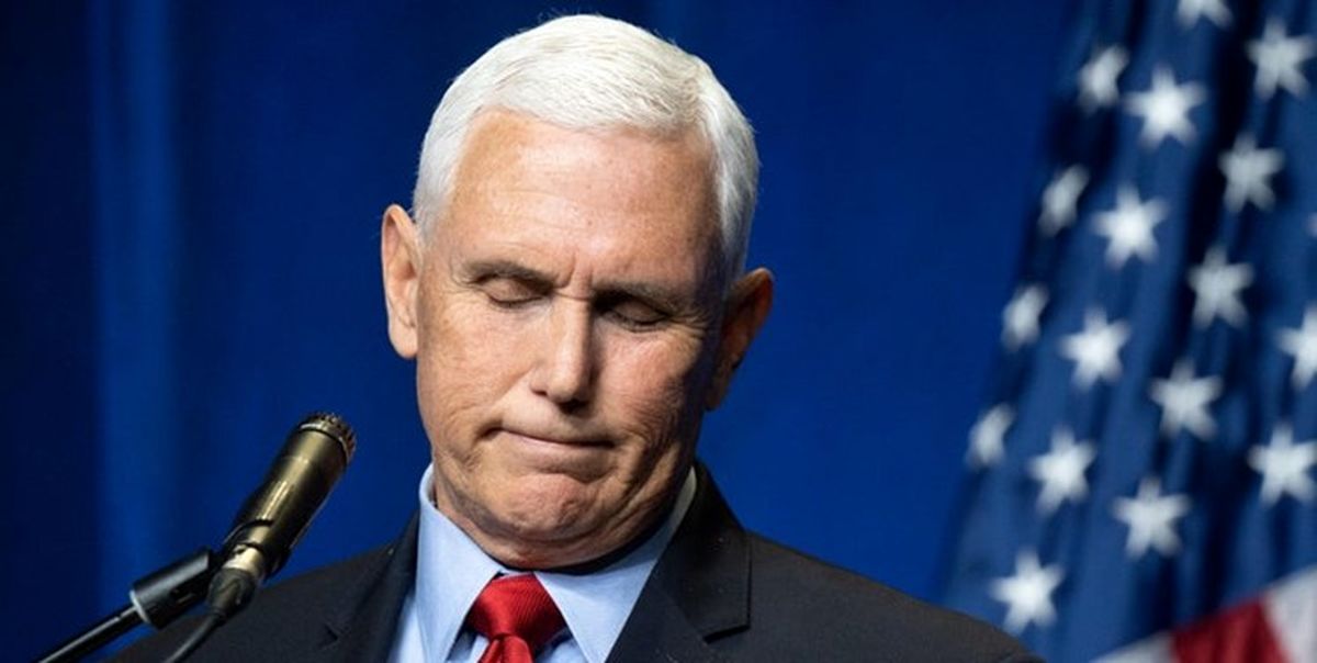 فریادهای اعتراضی حین سخنرانی مایک پنس +عکس