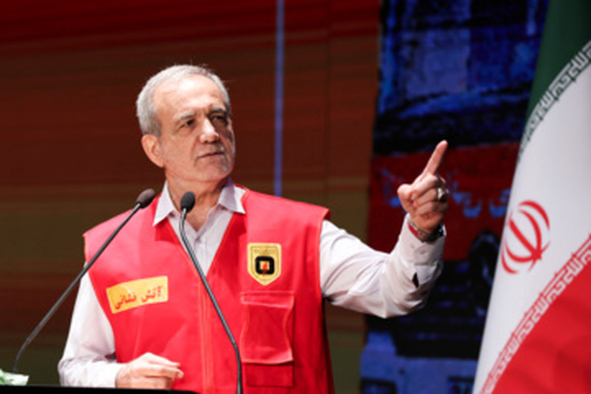  دولت برای عزت و سربلندی کشور از هیچ تلاشی دریغ نخواهد کرد /  باید بایستیم، تلاش کنیم و طرحی نو دراندازیم