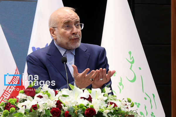 تجلیل قالیباف از پژوهشگران برتر مرکز پژوهش های مجلس