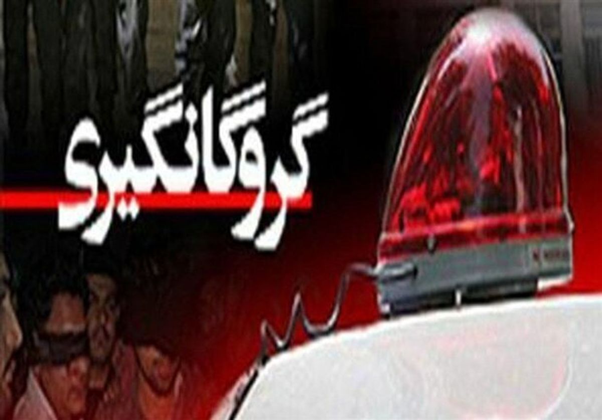 نخستین تصاویر از لحظات اولیه آزادی گروگان در شیراز /ماجرای گروگان‌گیری در خیابان خبرنگار شیراز