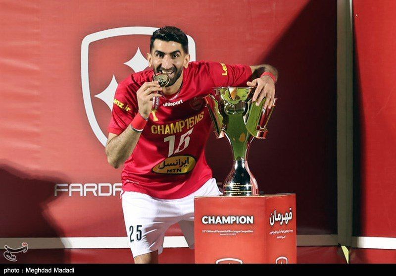 تصاویر: ادبازی بیرانوند در روز قهرمانی پرسپولیس
