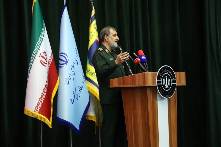 واکنش محسن رضایی به گمانه زنی ها درباره زمان جنگ