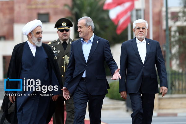 تصاویر: بدرقه رئیس جمهور به قزاقستان