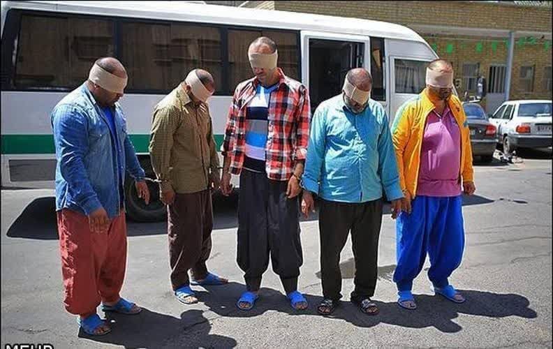 سلطان کوکائین ایران اعدام شد | ویدئویی از زمان دستگیری سلطان کوکائین و اعضای باند پنجک در سال ۹۳