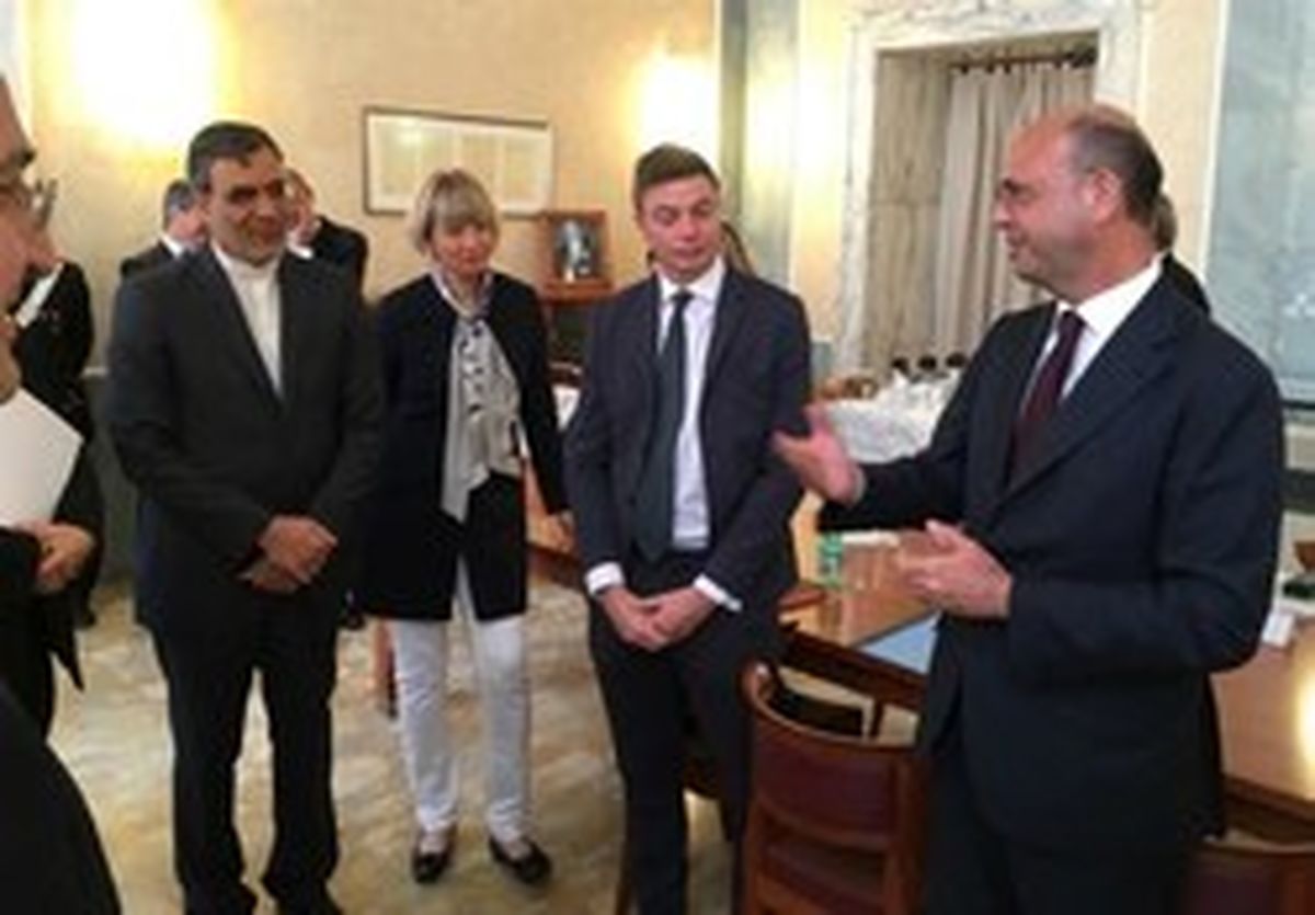 گفتگوی جابری انصاری با مقامات اروپایی درباره بحران یمن