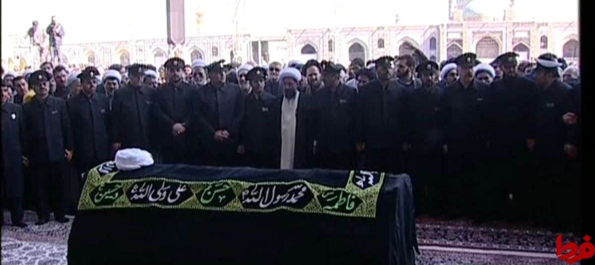نماز بر پیکر آیتالله واعظ طبسی به امامت رهبر انقلاب خوانده شد +تصاویر